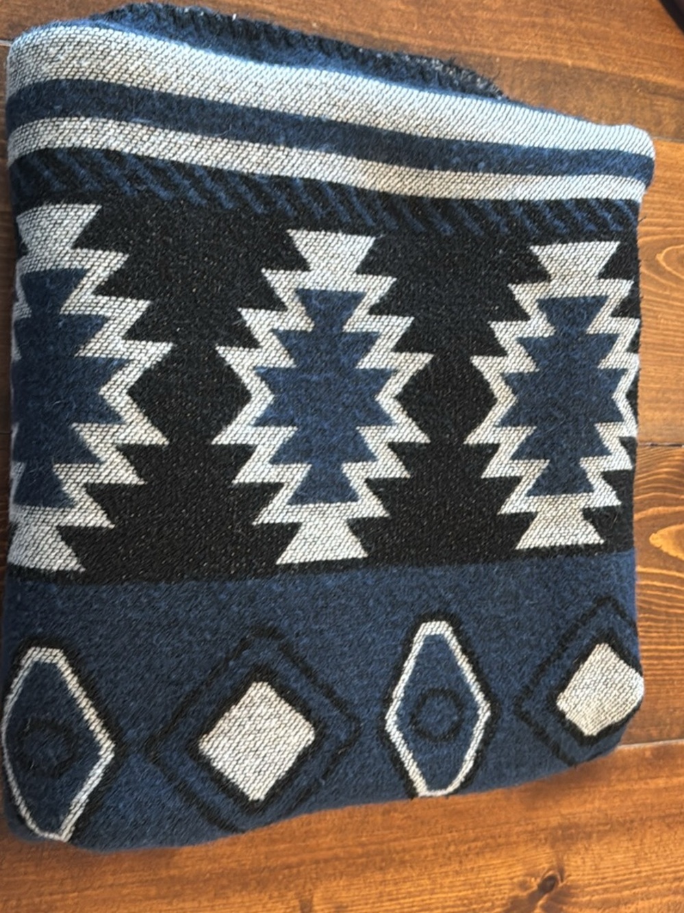 Geometric Pattern Blue and Black Throw Blanket/Poncho - Home Accents